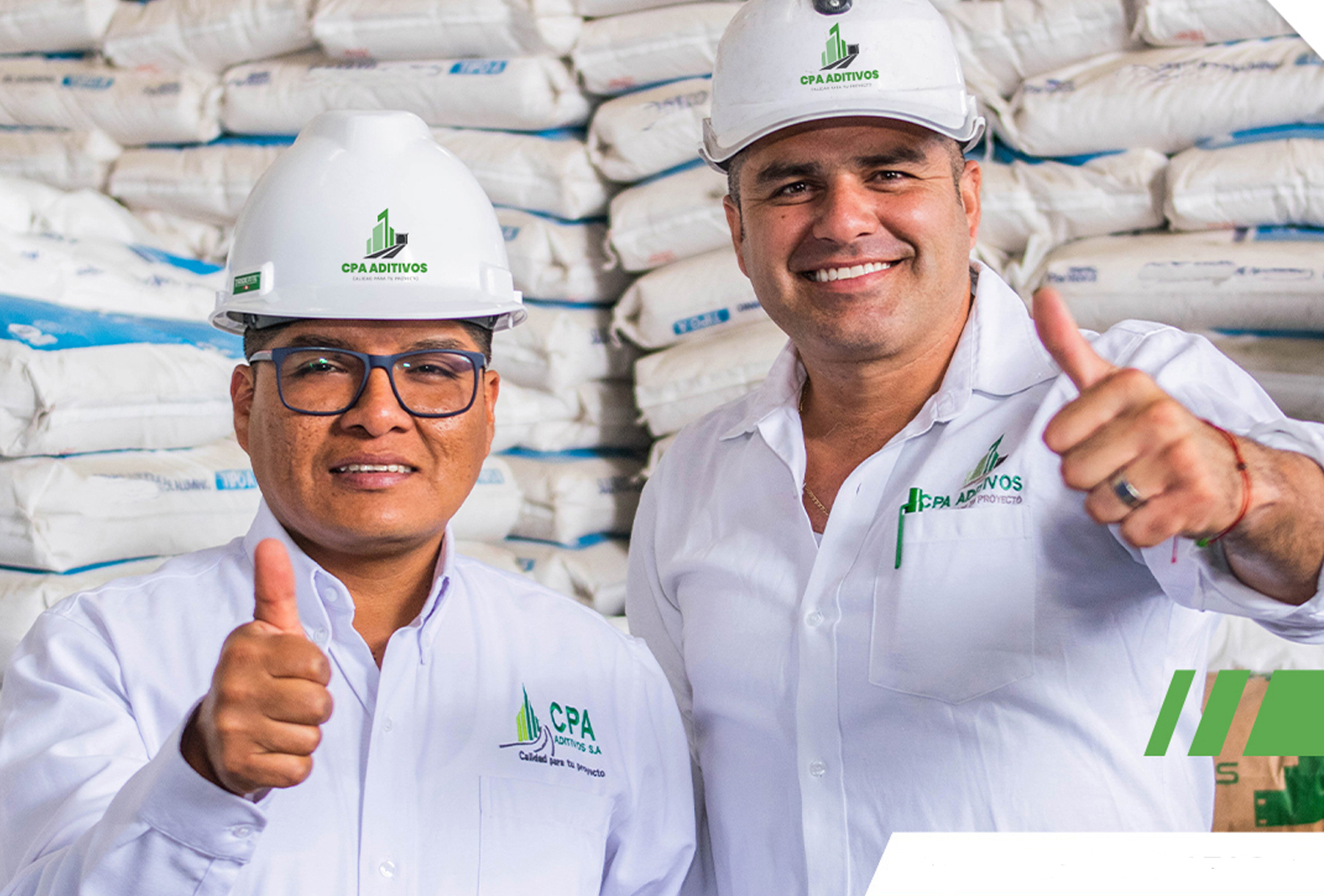 Profesionales de CPA Aditivos en sus instalaciones